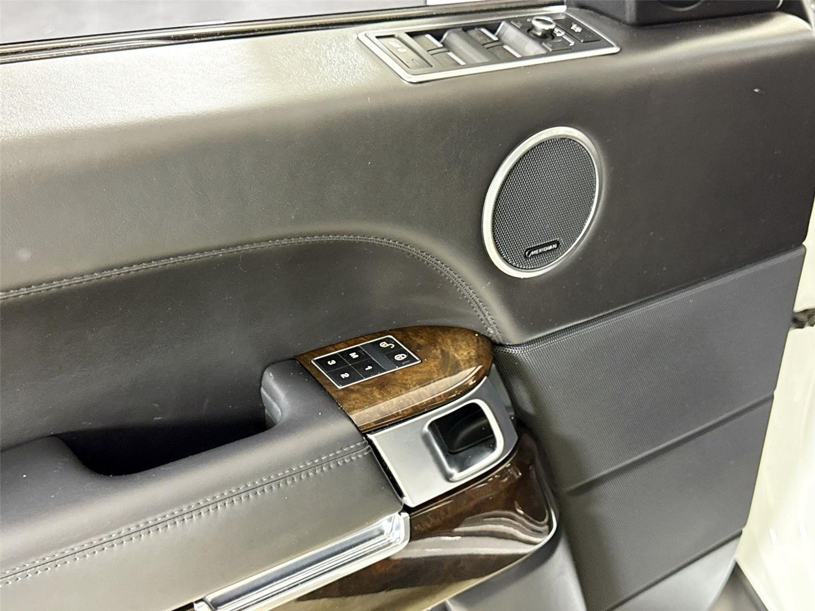 2015 Land Rover Range Rover Autobiography photo 11