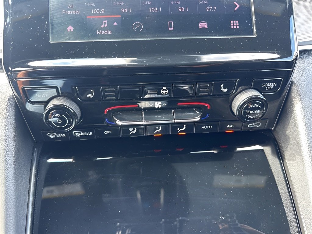 2024 Jeep Grand Cherokee Altitude photo 18