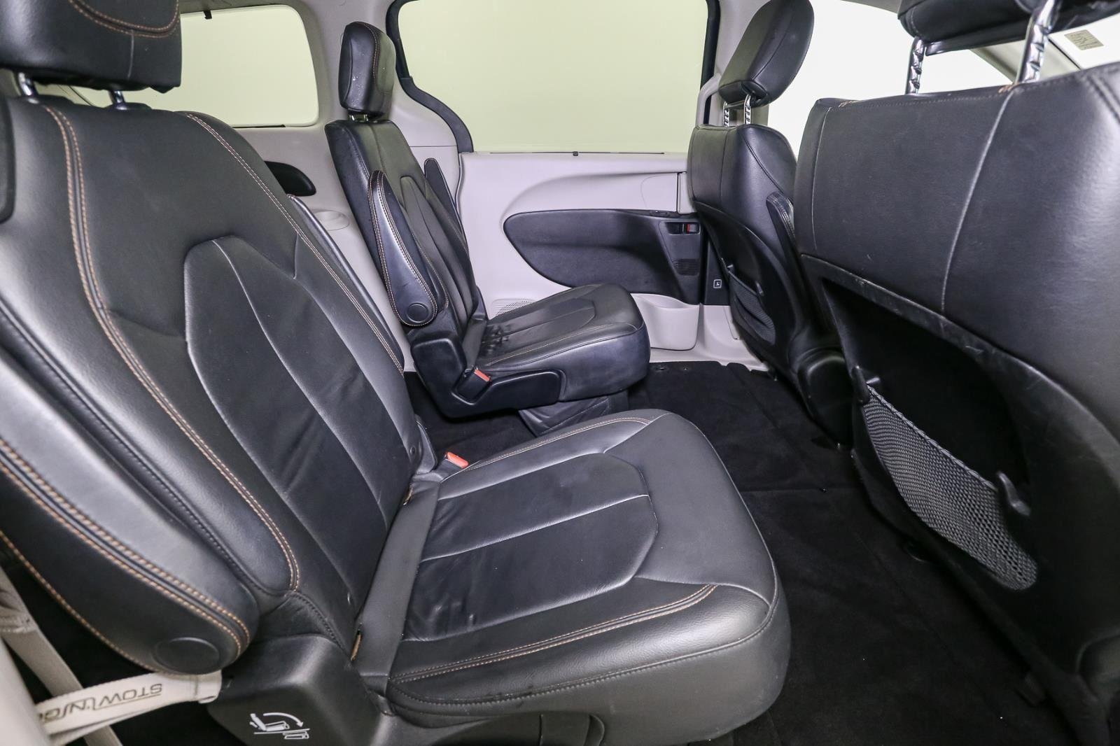 2017 Chrysler Pacifica Touring L photo 16