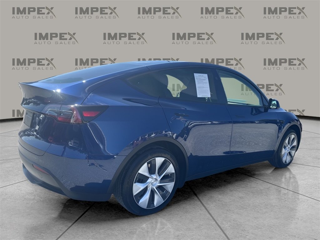 2024 Tesla Model Y Standard Range photo 5
