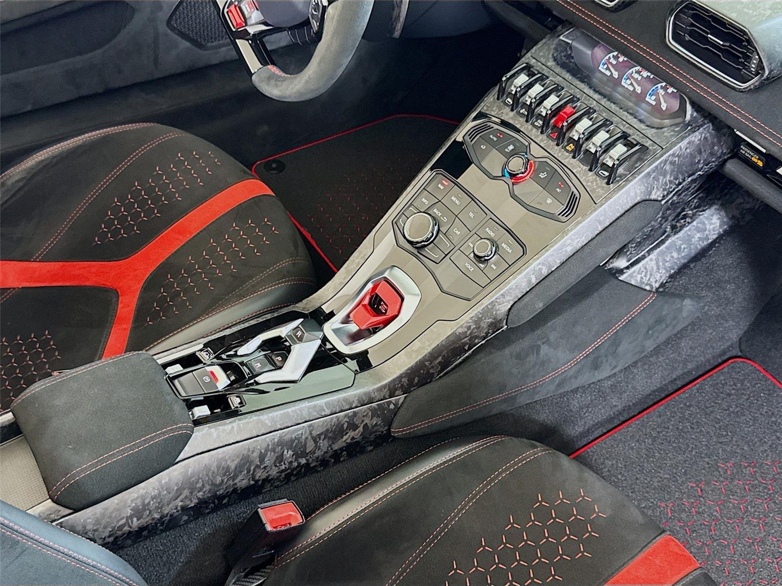 2019 Lamborghini Huracan Spyder Performante photo 25