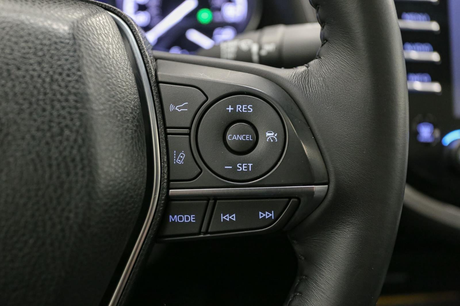 2018 Toyota Camry XLE photo 30