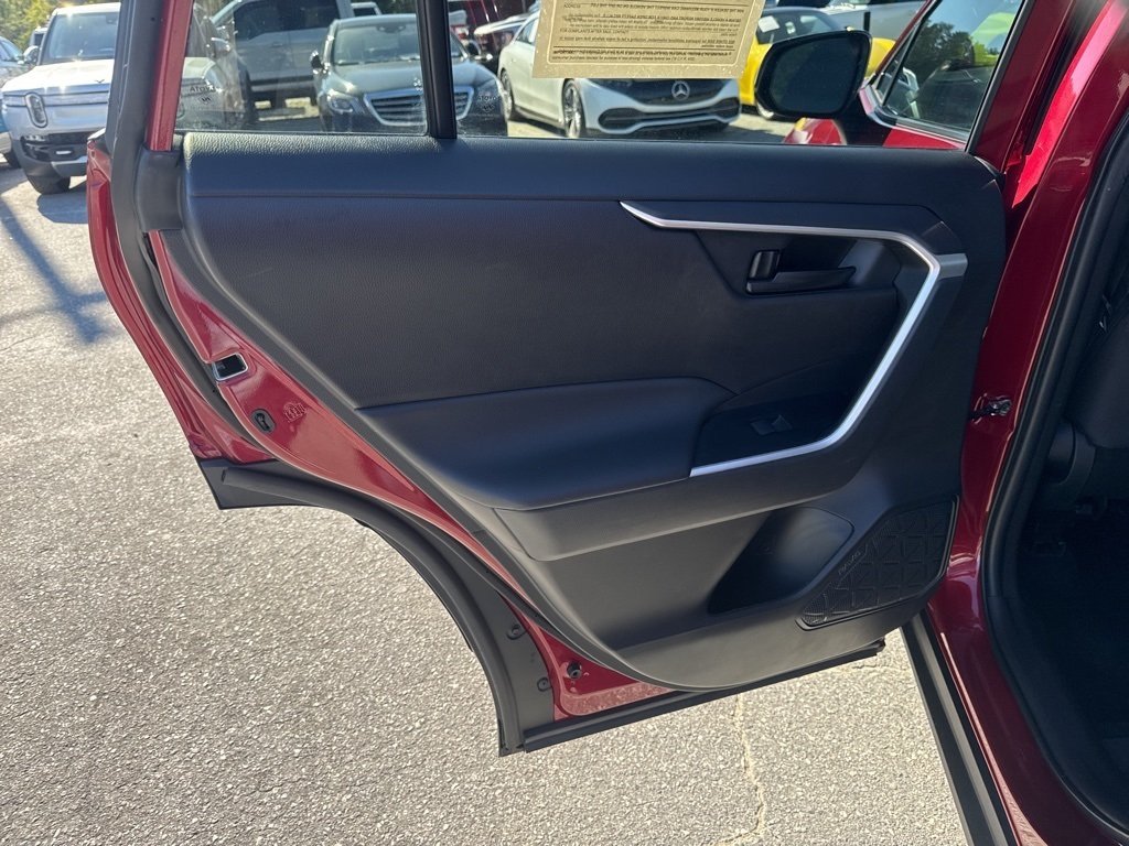 2023 Toyota RAV4 LE photo 24