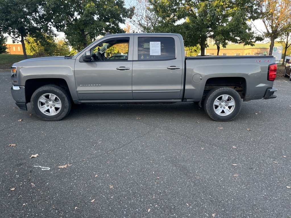 2017 Chevrolet Silverado LT photo 3
