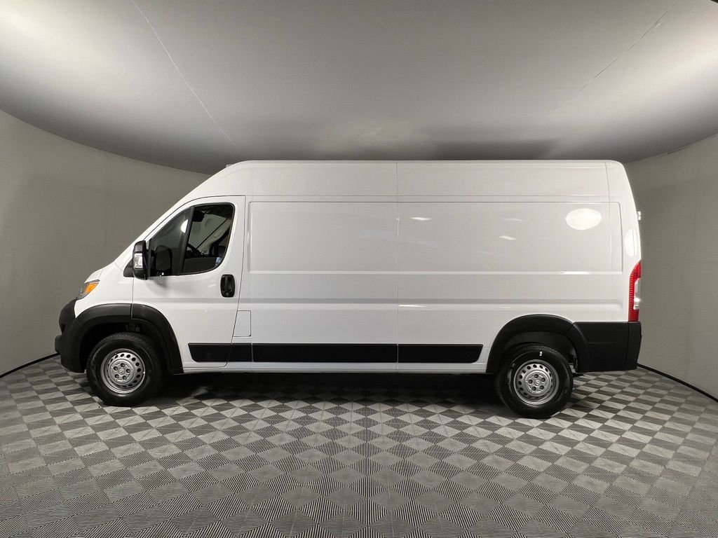 2025 Ram 3500 photo 4