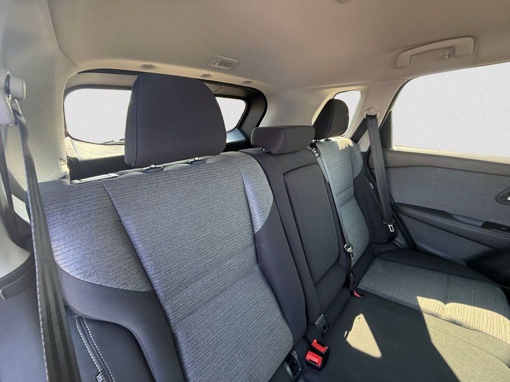 2023 Nissan Rogue SV photo 11