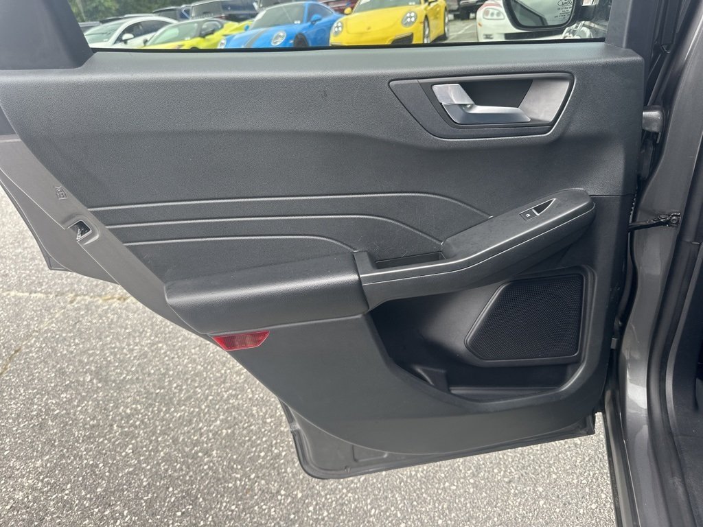 2022 Ford Escape SEL photo 26