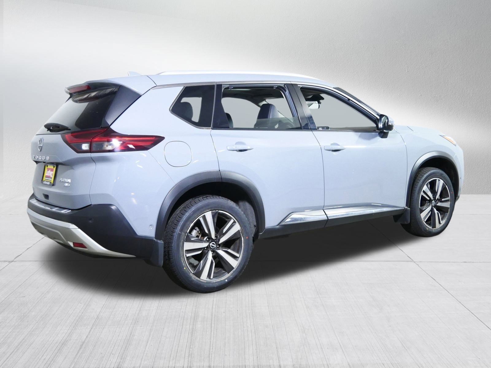 2022 Nissan Rogue Platinum photo 7