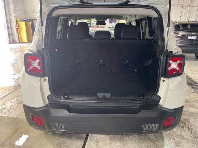 2023 Jeep Renegade Latitude Upland photo 17