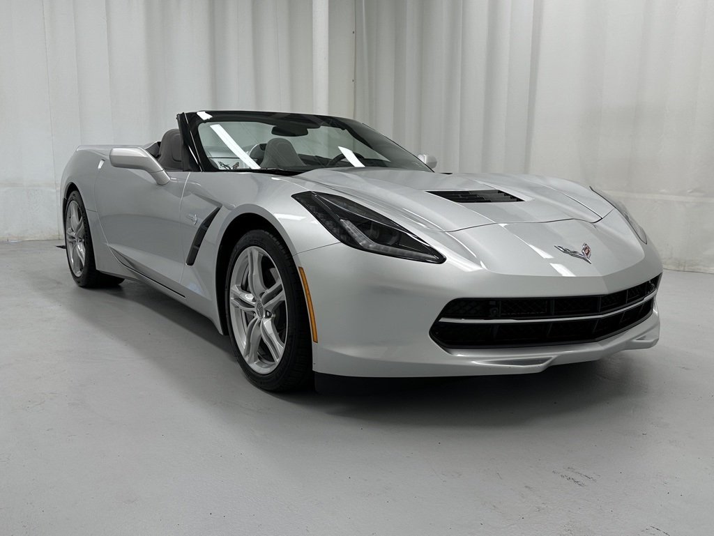 2016 Chevrolet Corvette 2LT photo 2