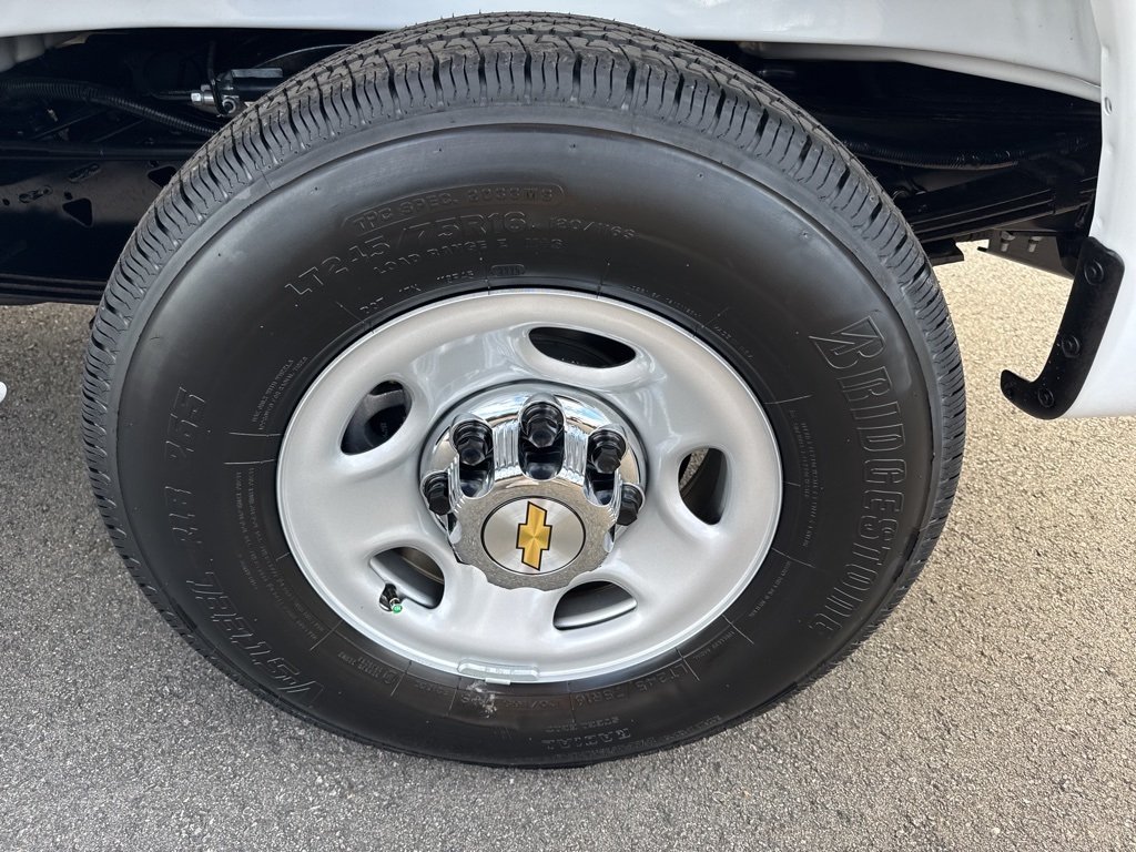 2025 Chevrolet Express 2500 Work Van photo 27