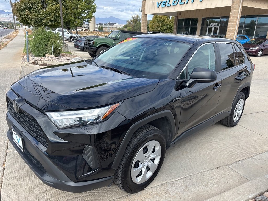 2024 Toyota RAV4 LE photo 3