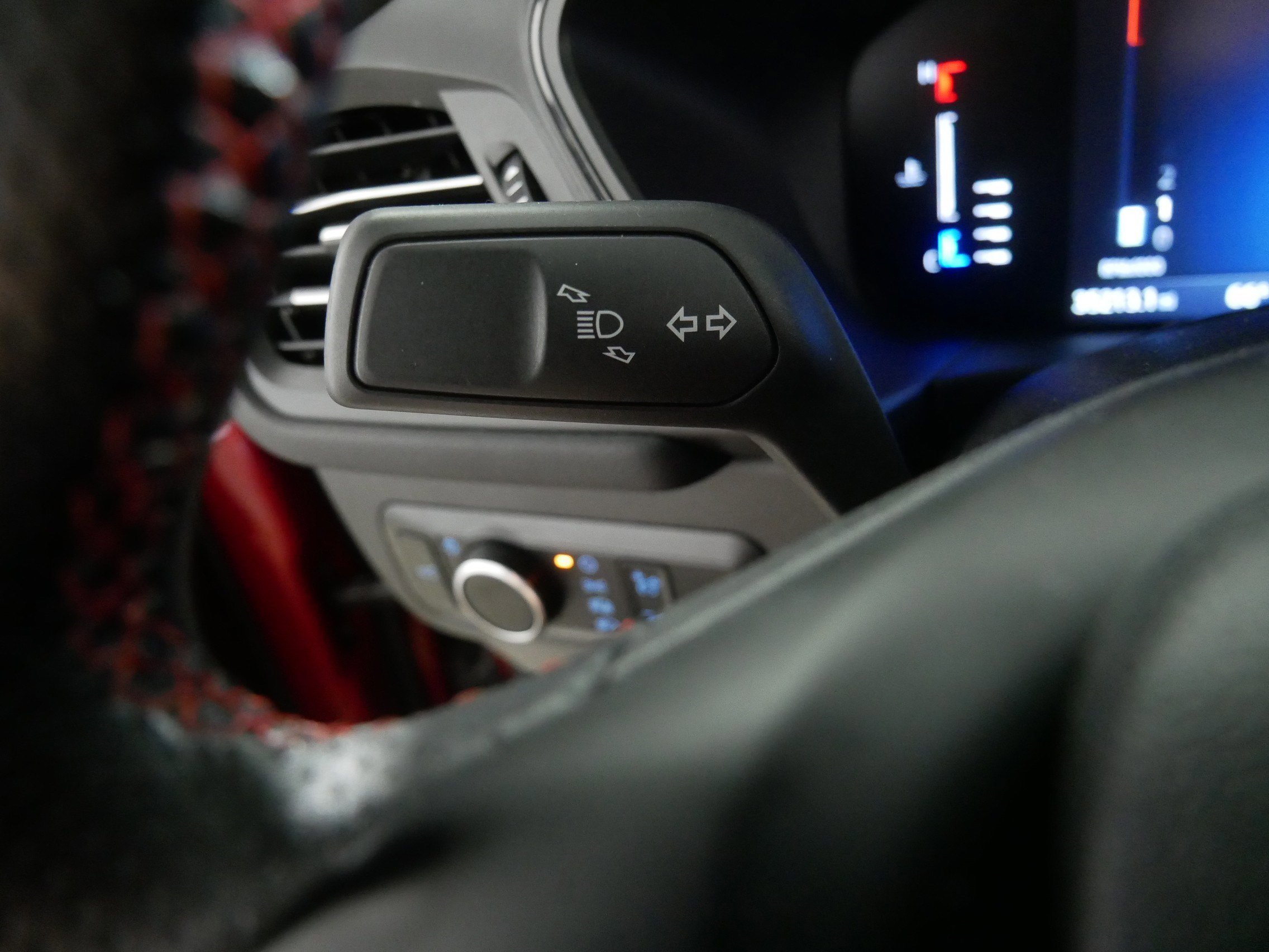 2024 Ford Escape ST-Line photo 31