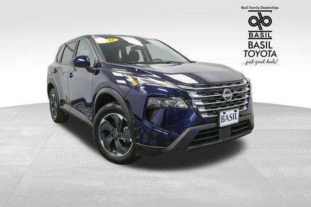 2025 Nissan Rogue SV photo 2