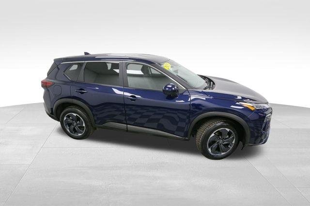 2025 Nissan Rogue SV photo 5