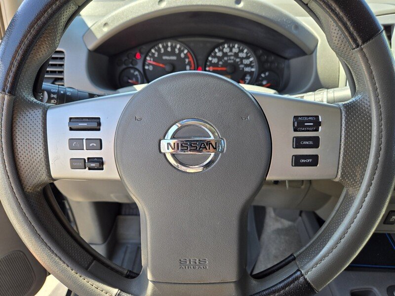 2017 Nissan Frontier SV photo 14