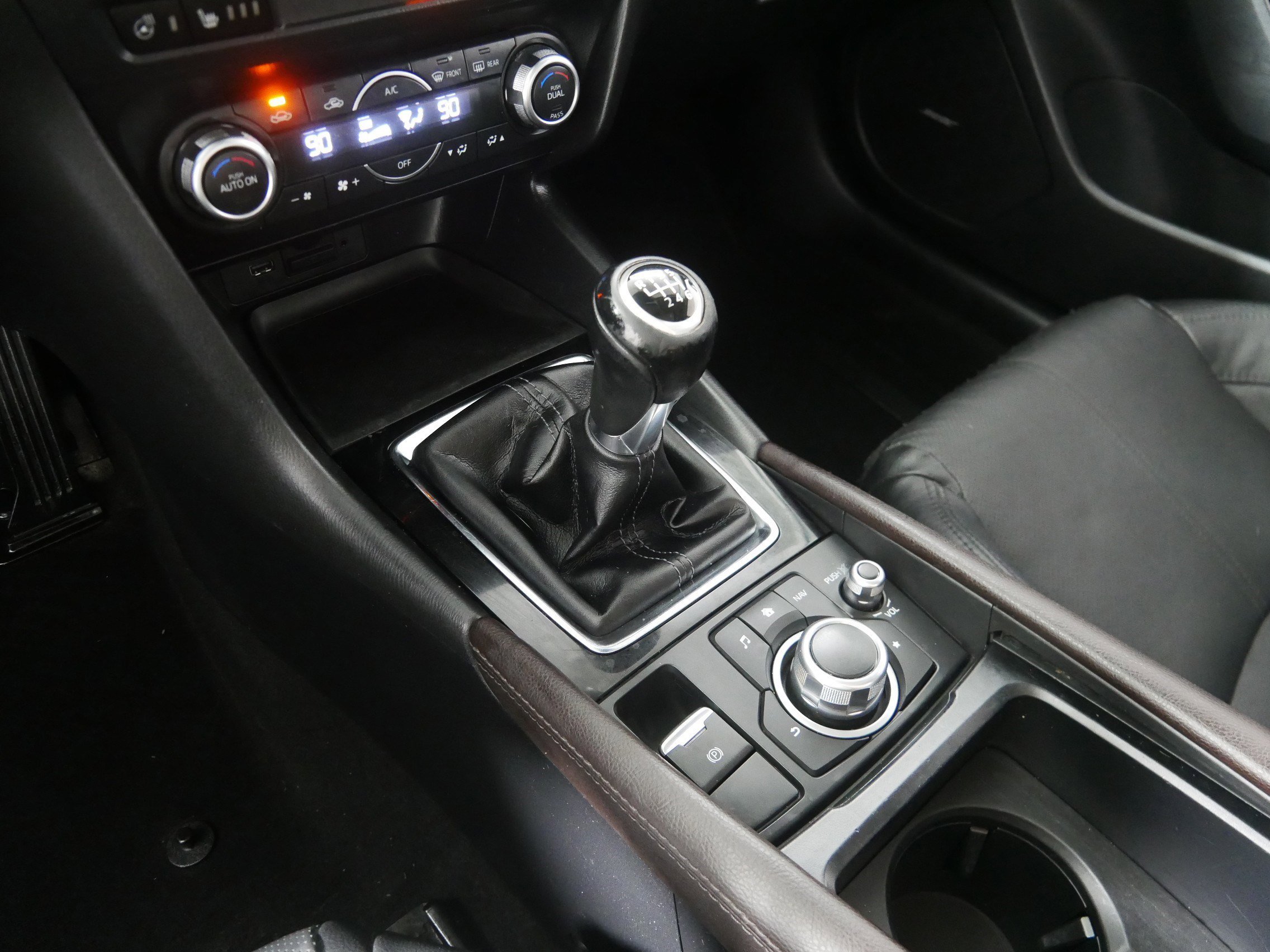 2018 Mazda Mazda3 Grand Touring photo 24