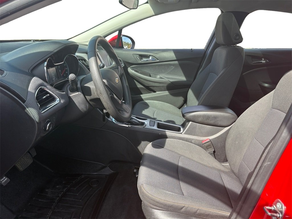 2018 Chevrolet Cruze LS photo 10