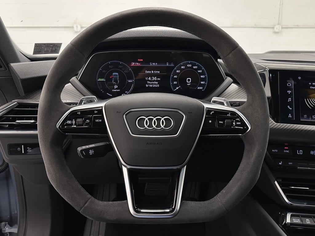 2022 Audi e-tron GT Premium Plus photo 24