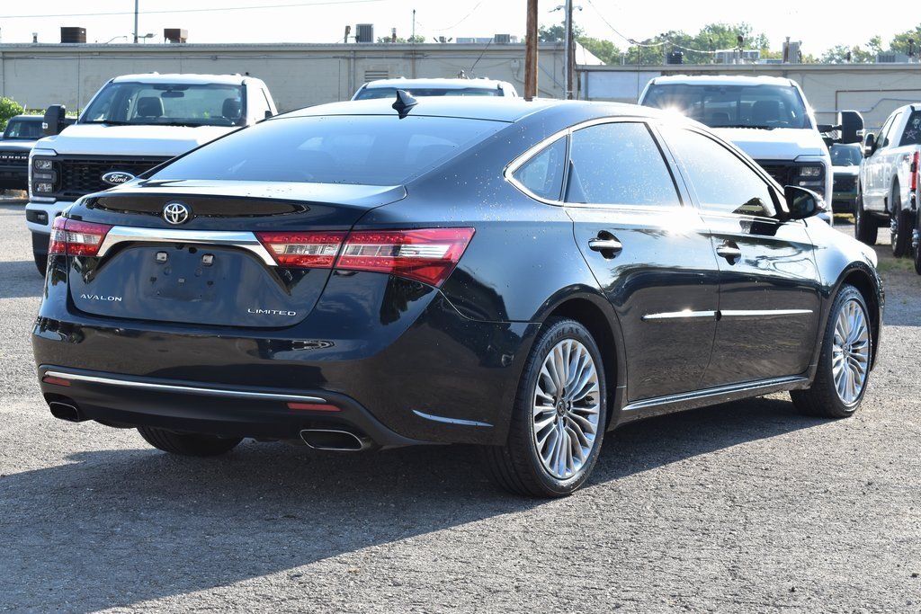 2018 Toyota Avalon Limited photo 3