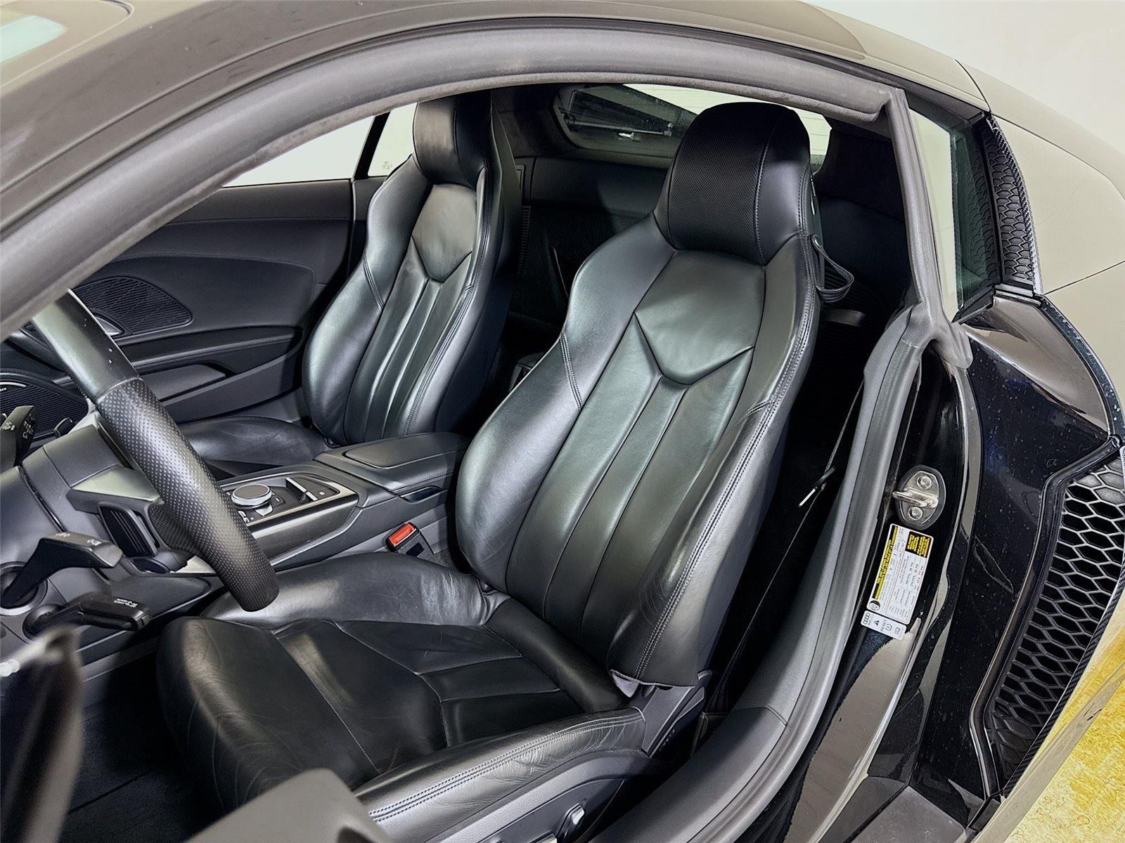 2017 Audi R8 Coupe V10 photo 10