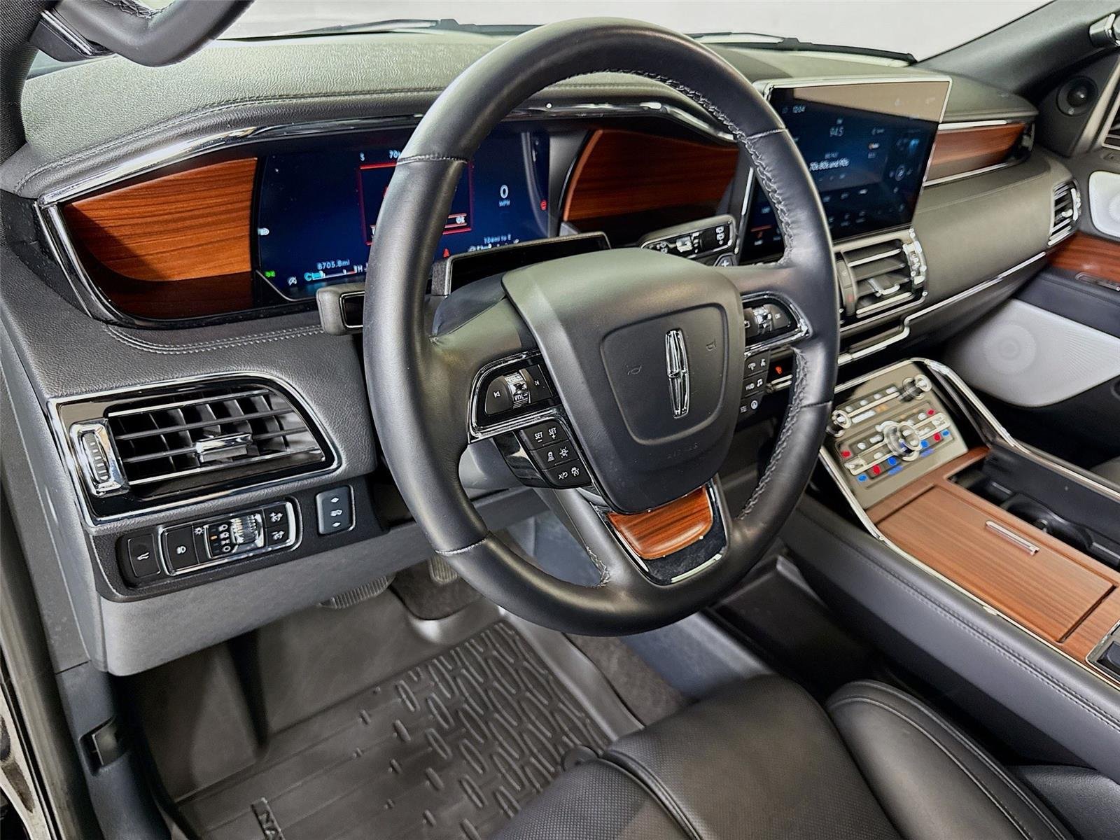 2024 Lincoln Navigator L Reserve photo 11