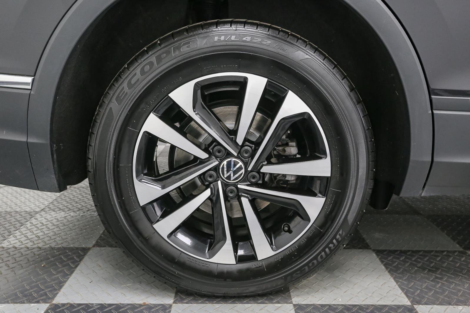 2024 Volkswagen Tiguan S photo 11