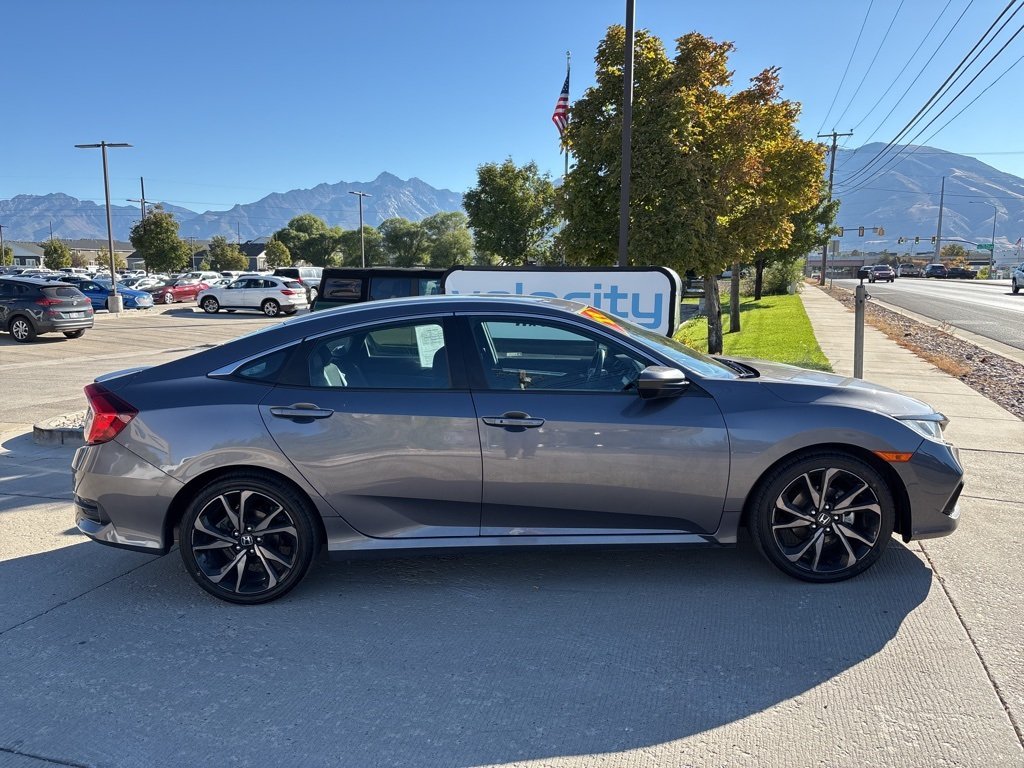 2019 Honda Civic Sport photo 2