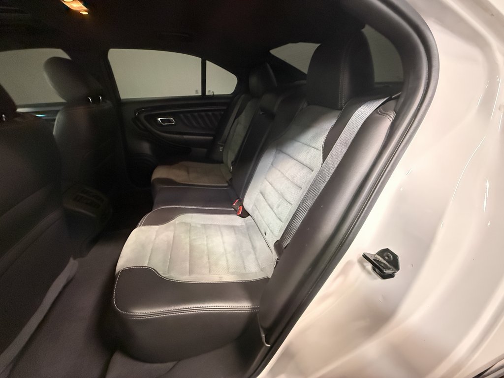 2019 Ford Taurus SHO photo 4