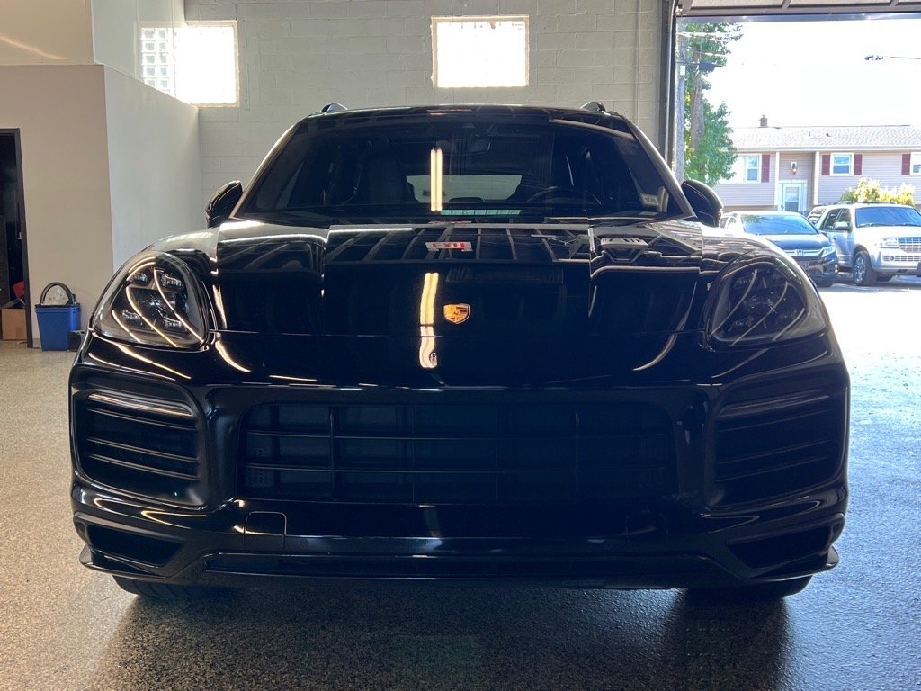 2021 Porsche Cayenne GTS photo 2