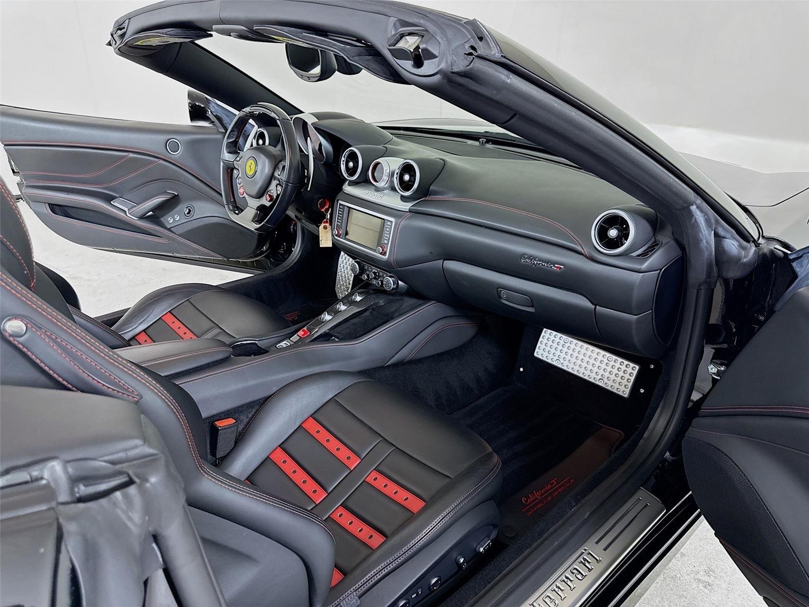 2018 Ferrari California T photo 27