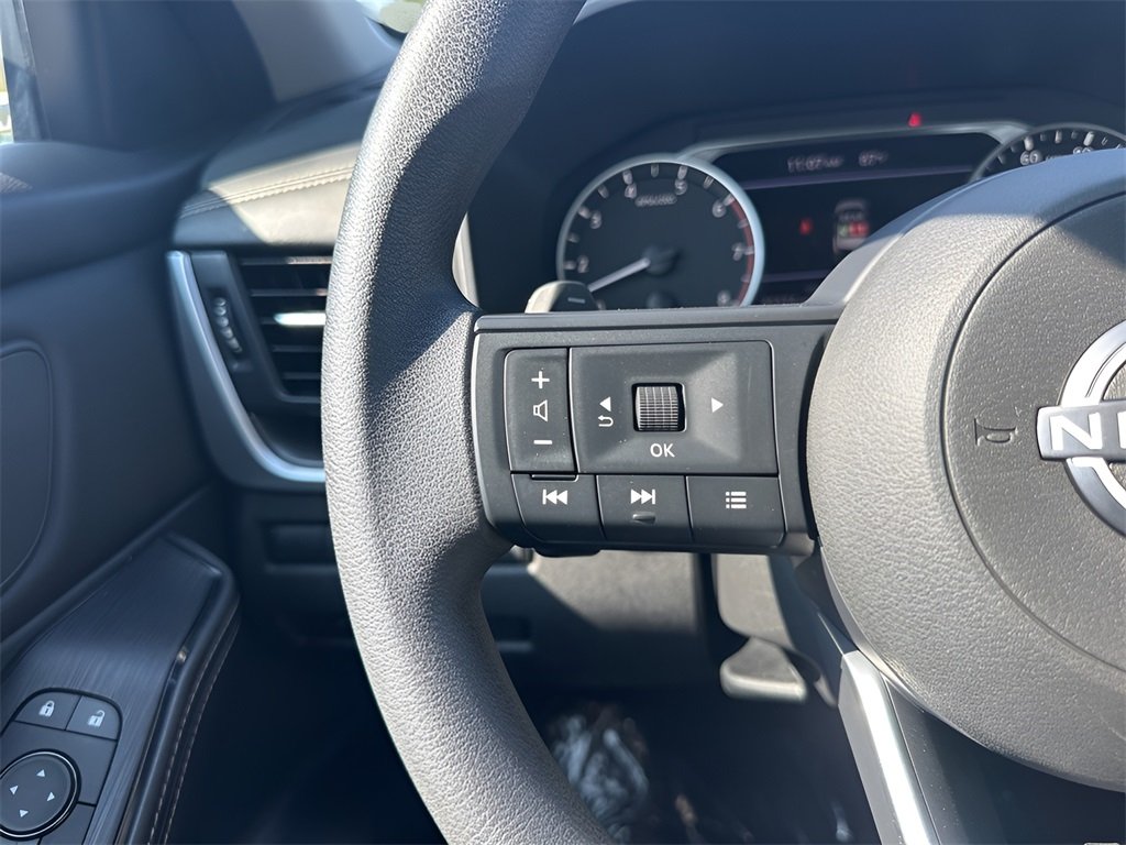 2024 Nissan Rogue SV photo 13
