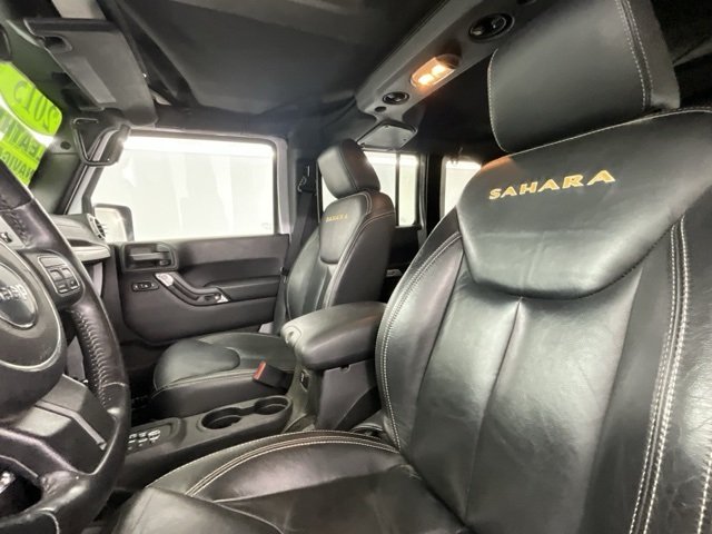 2015 Jeep Wrangler Unlimited Sahara photo 5