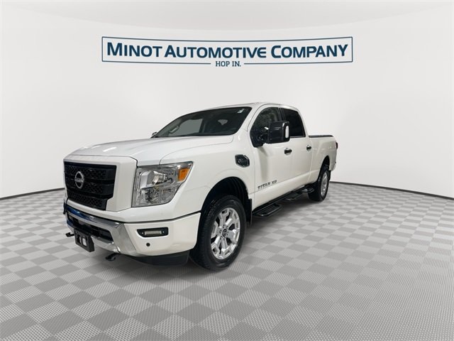 2023 Nissan Titan SV photo 4