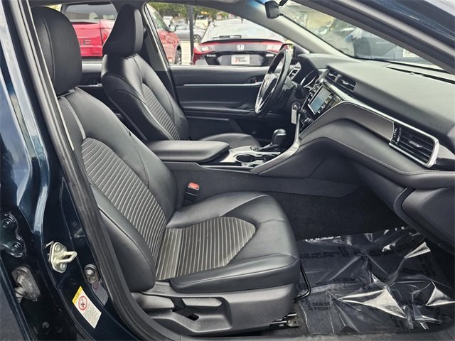 2018 Toyota Camry SE photo 12