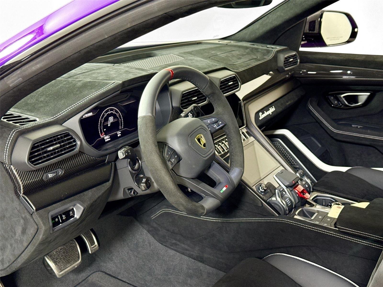 2024 Lamborghini Urus Performante photo 12