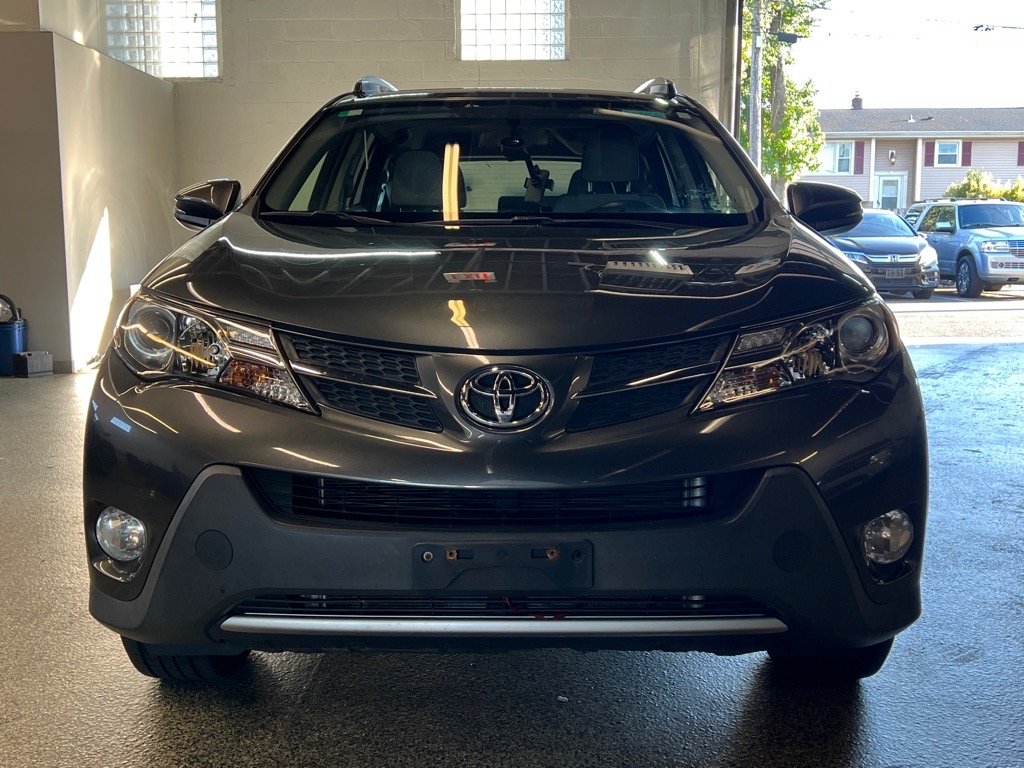 2013 Toyota RAV4 XLE photo 2