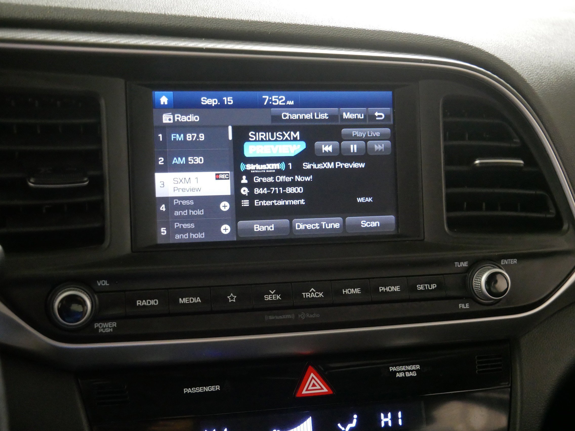 2020 Hyundai Elantra SEL photo 22