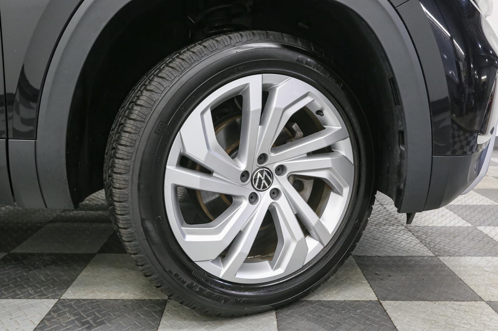 2020 Volkswagen Atlas Cross Sport SEL photo 11
