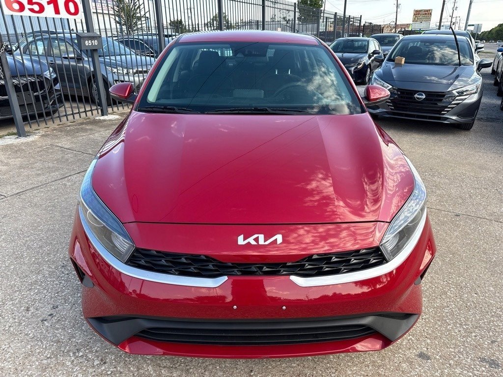 2023 Kia Forte LXS photo 2