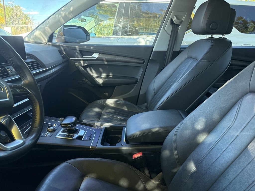 2018 Audi Q5 2.0T Premium Plus photo 2