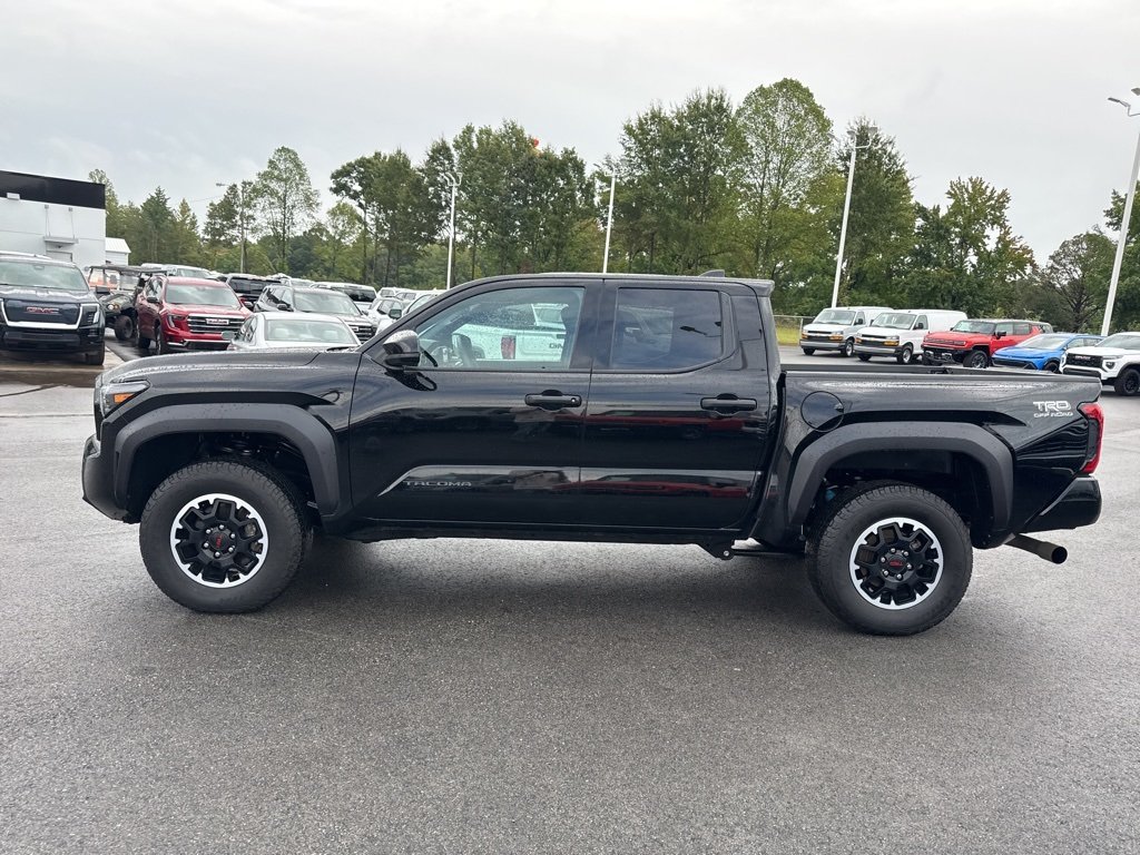 2025 Toyota Tacoma TRD Sport photo 2