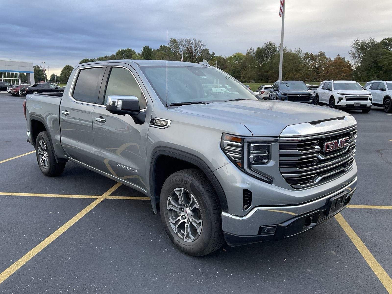 2025 Gmc Sierra 1500 SLT photo 3