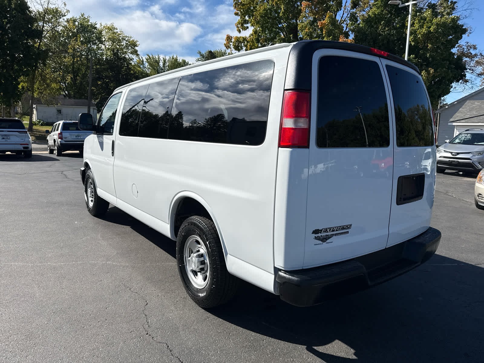 2016 Chevrolet Express LS photo 5