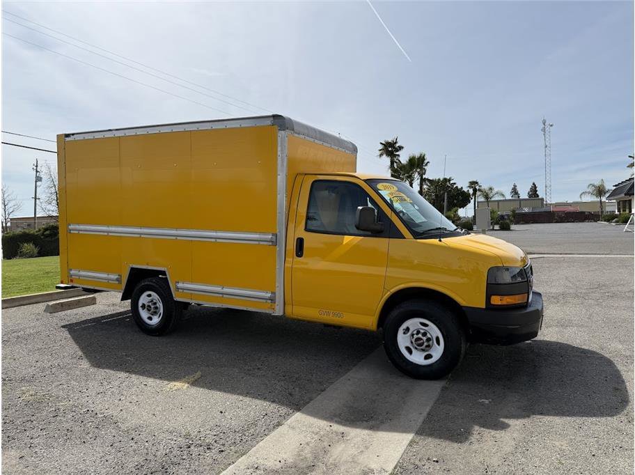 2020 GMC Savana Cutaway