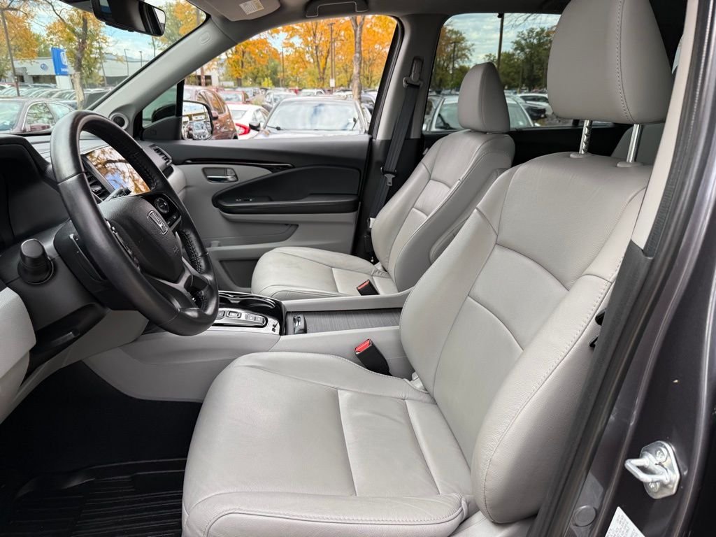 2021 Honda Pilot Touring photo 8
