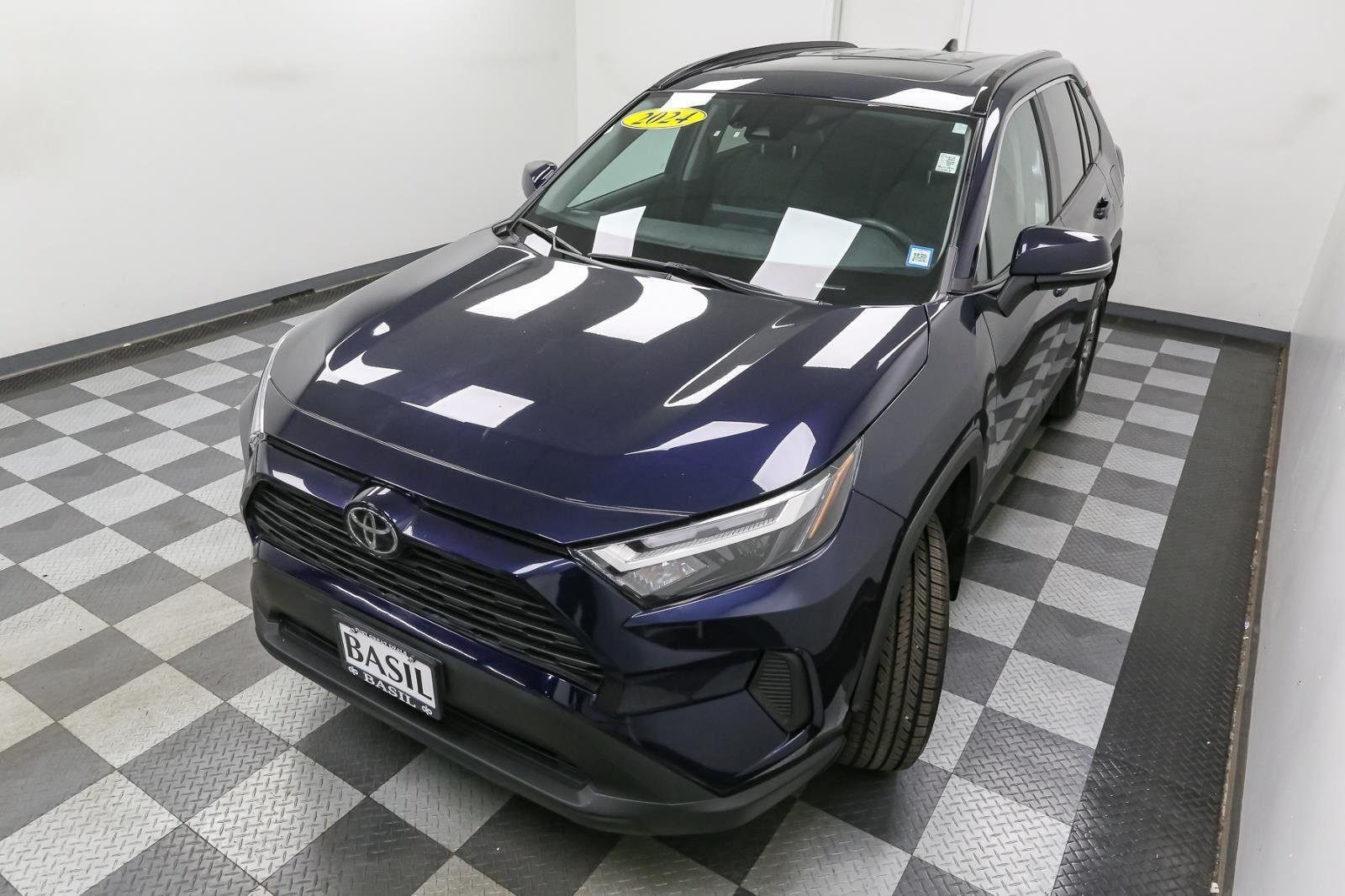 2024 Toyota RAV4 XLE photo 6