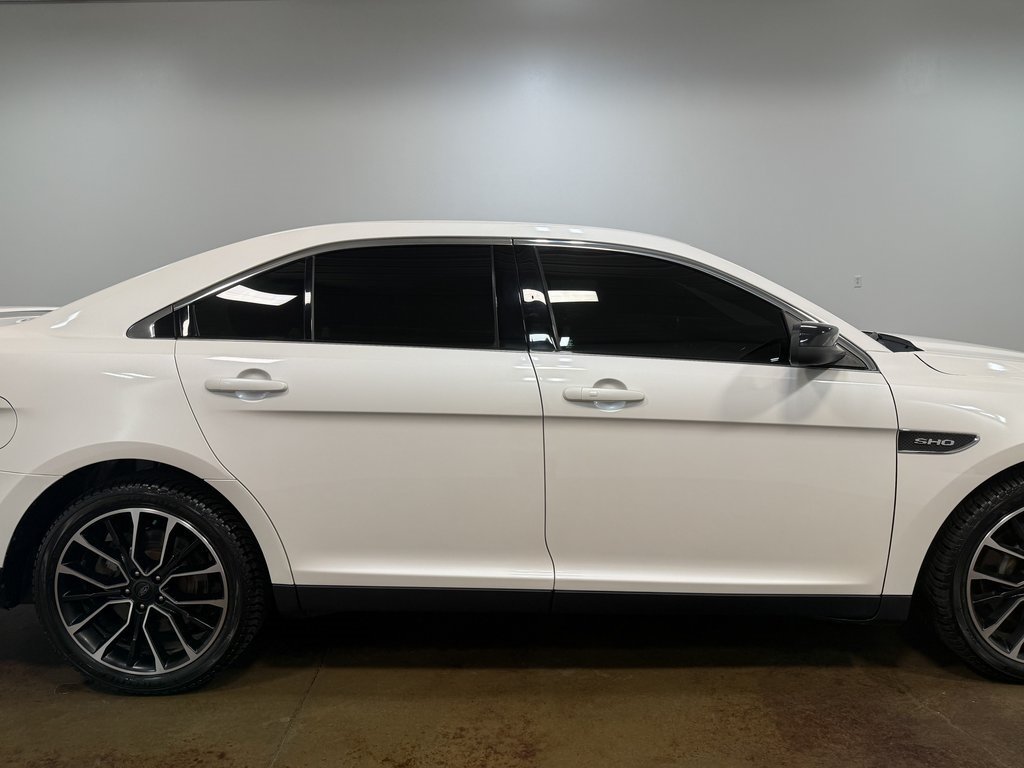 2019 Ford Taurus SHO photo 25