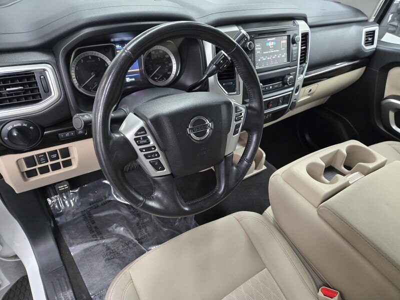 2019 Nissan Titan SV photo 6
