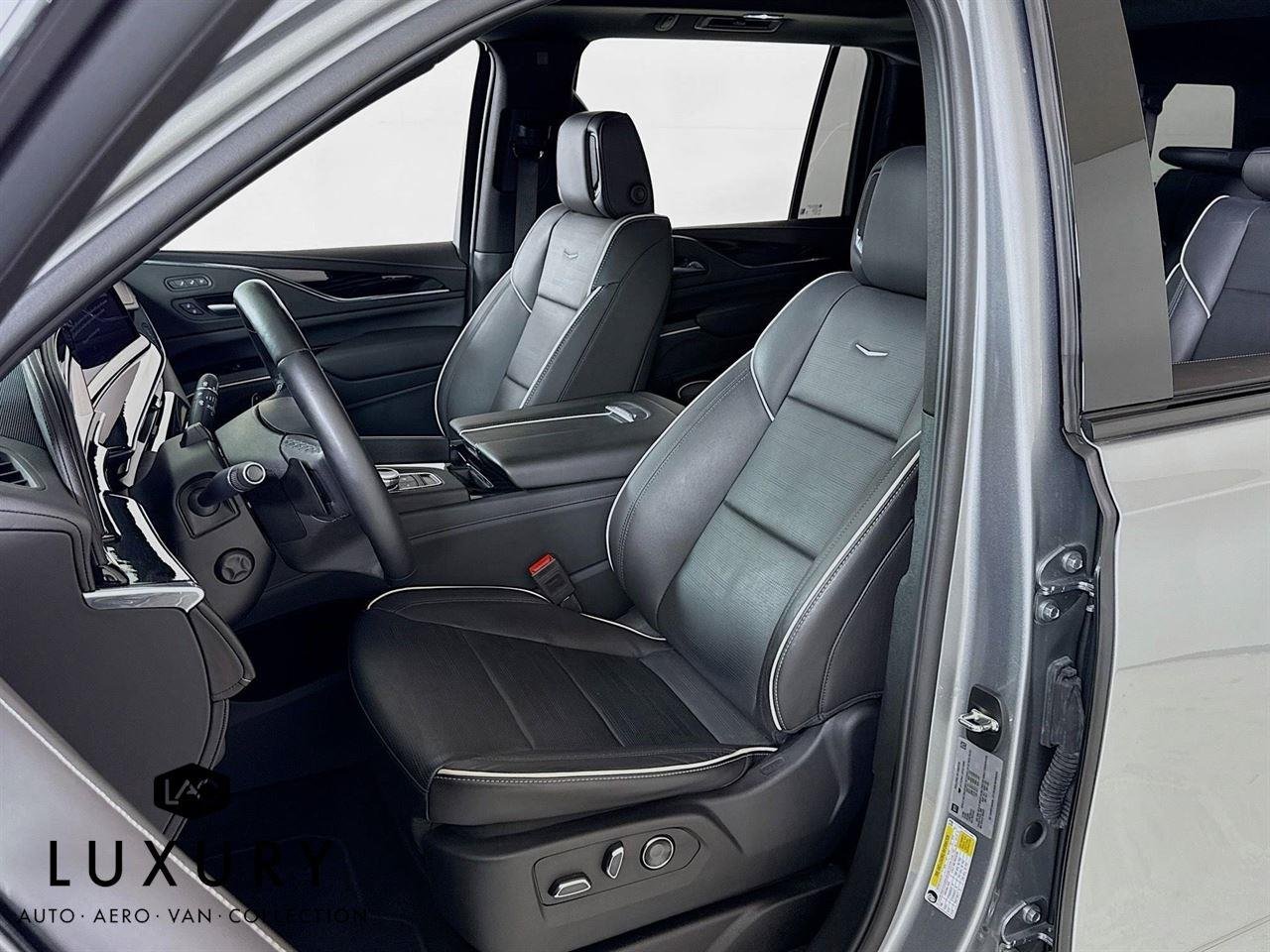 2024 Cadillac Escalade ESV Sport photo 9